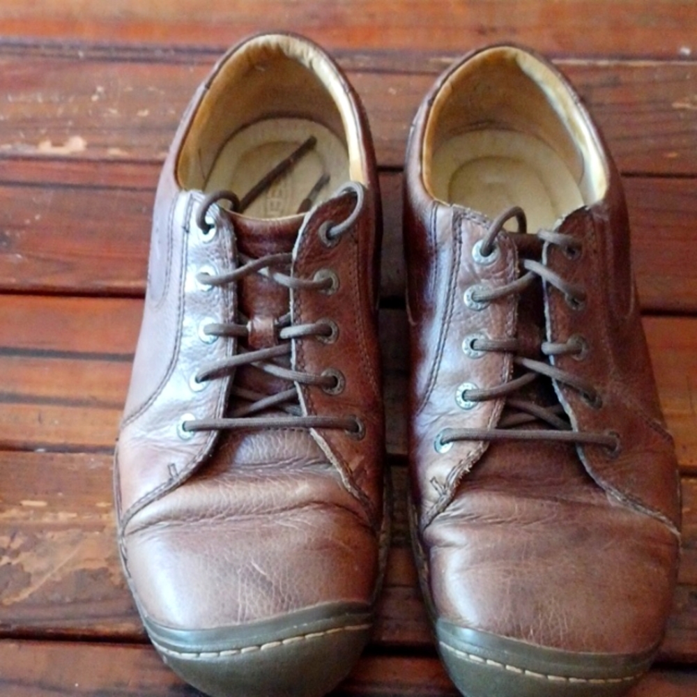 Brown Leather Keens